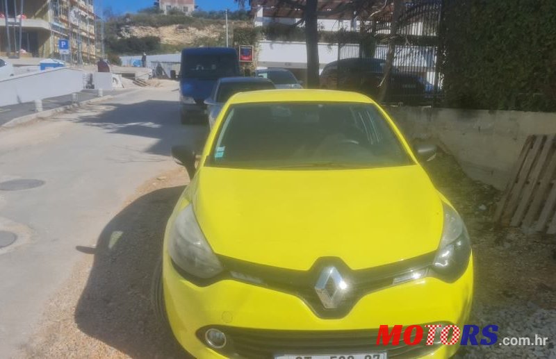 2015' Renault Clio Dci 90 Edc photo #1
