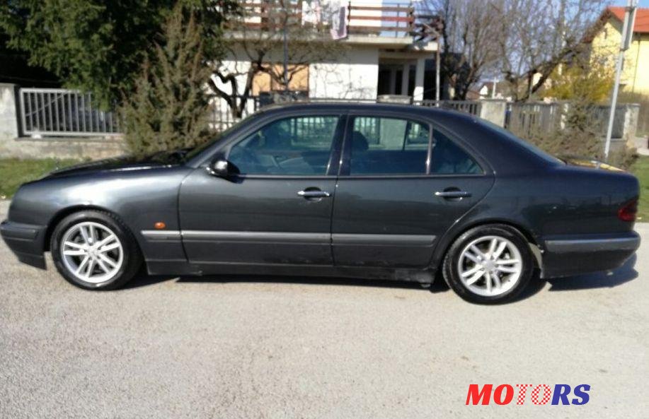 2000' Mercedes-Benz E-Klasa 320 photo #1