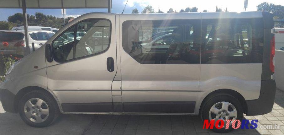 2011' Opel Vivaro 2,0 2,9 T photo #1