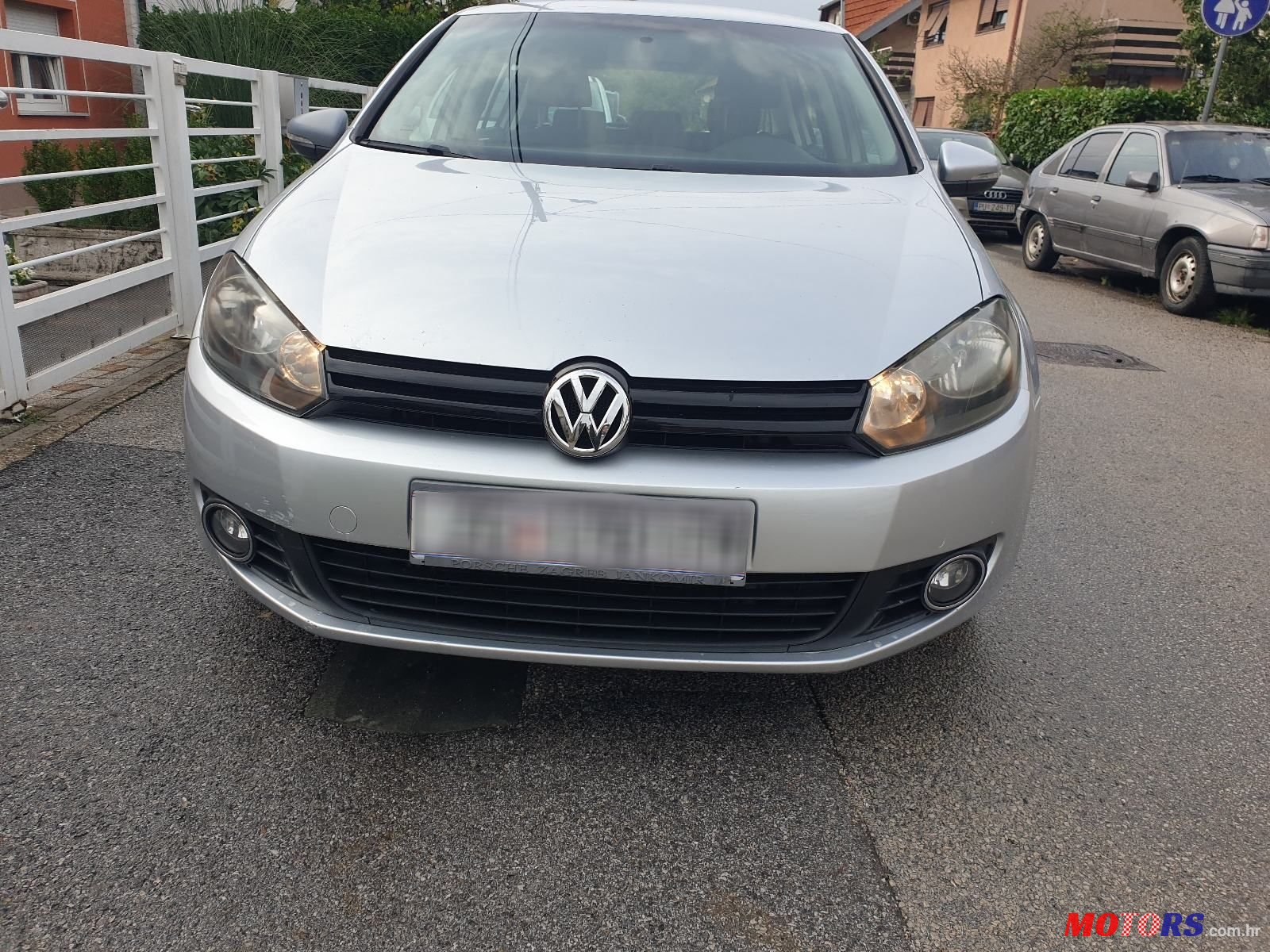 2011' Volkswagen Golf VI 1,6 Tdi photo #3