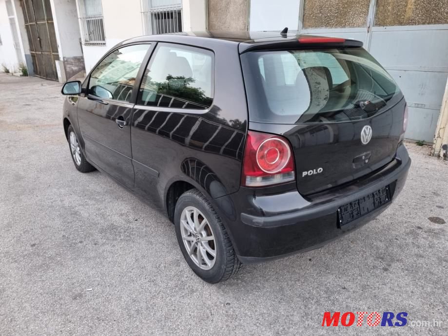 2005' Volkswagen Polo photo #3