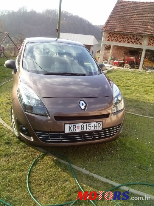 2009' Renault Grand Scenic photo #1