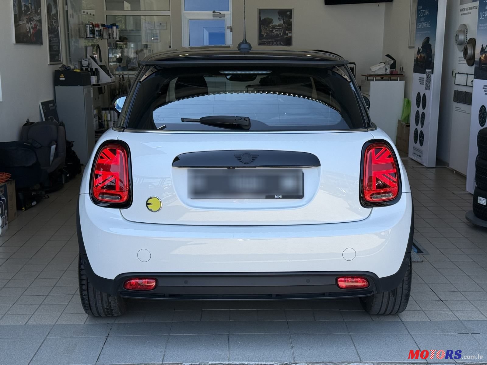 2023' MINI Cooper Se photo #6