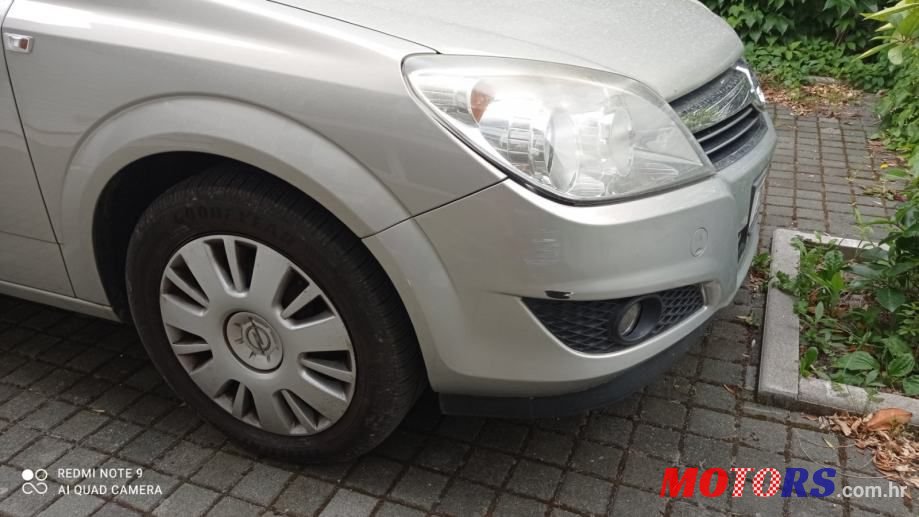 2007' Opel Astra Karavan photo #4