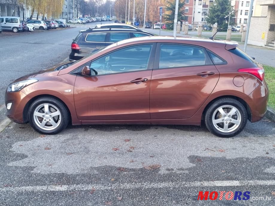 2012' Hyundai i30 photo #4