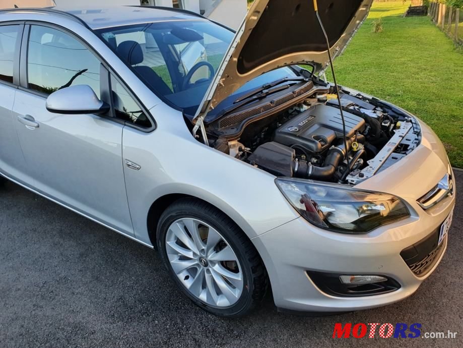 2014' Opel Astra Karavan photo #6