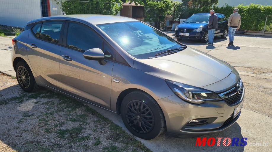 2017' Opel Astra 1.6 Cdti photo #2