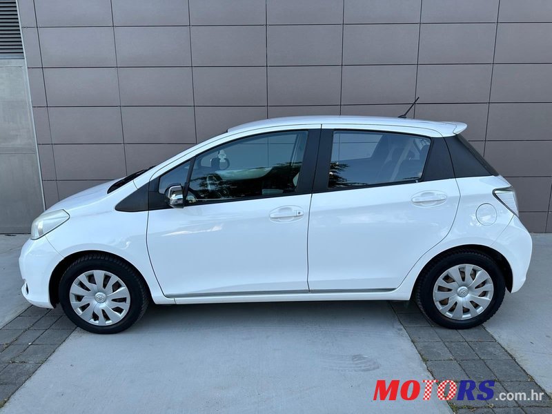 2013' Toyota Yaris 1.3 photo #2