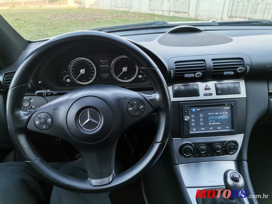 2010' Mercedes-Benz CLC photo #2