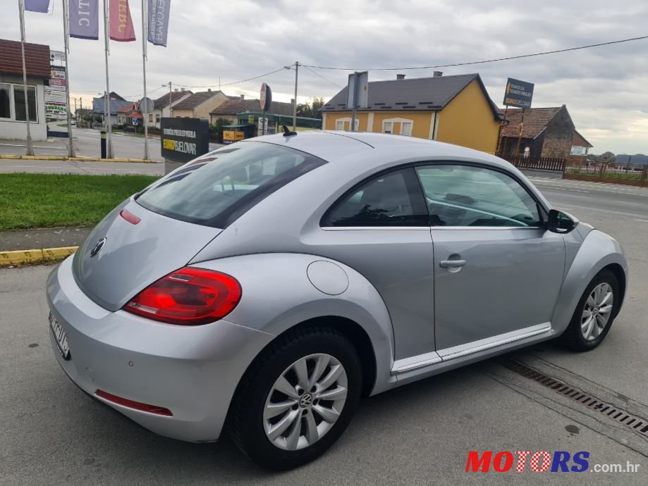 2013' Volkswagen Beetle photo #5