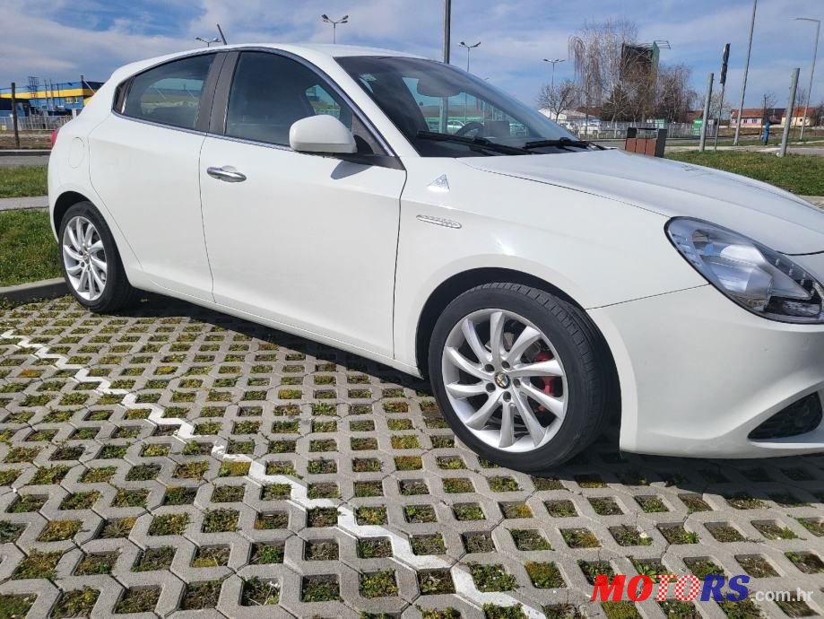 2010' Alfa Romeo Giulietta 1,6 photo #1