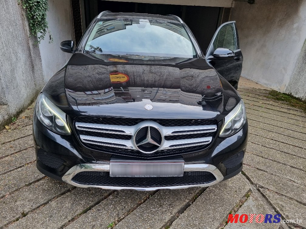 2015' Mercedes-Benz GLC 250 d 4Matic photo #6