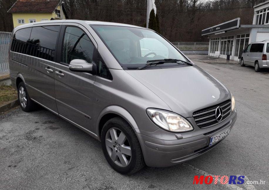 2008' Mercedes-Benz Viano 3,0 Cdi photo #1