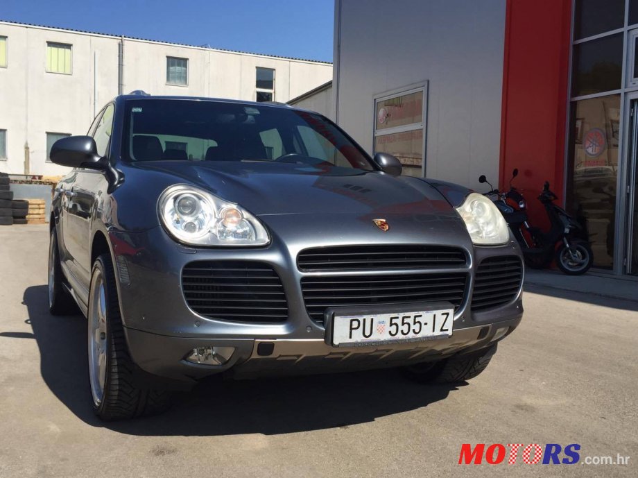 2003' Porsche Cayenne photo #1