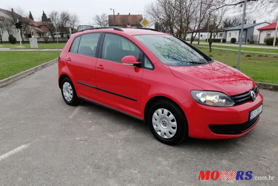 2011' Volkswagen Golf Plus 1,6 Tdi photo #1