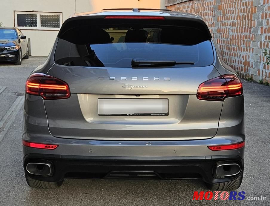 2017' Porsche Cayenne 3.0 D photo #5