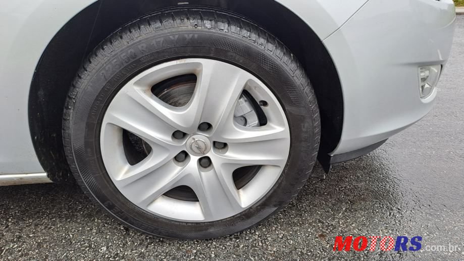 2011' Opel Astra Karavan photo #4