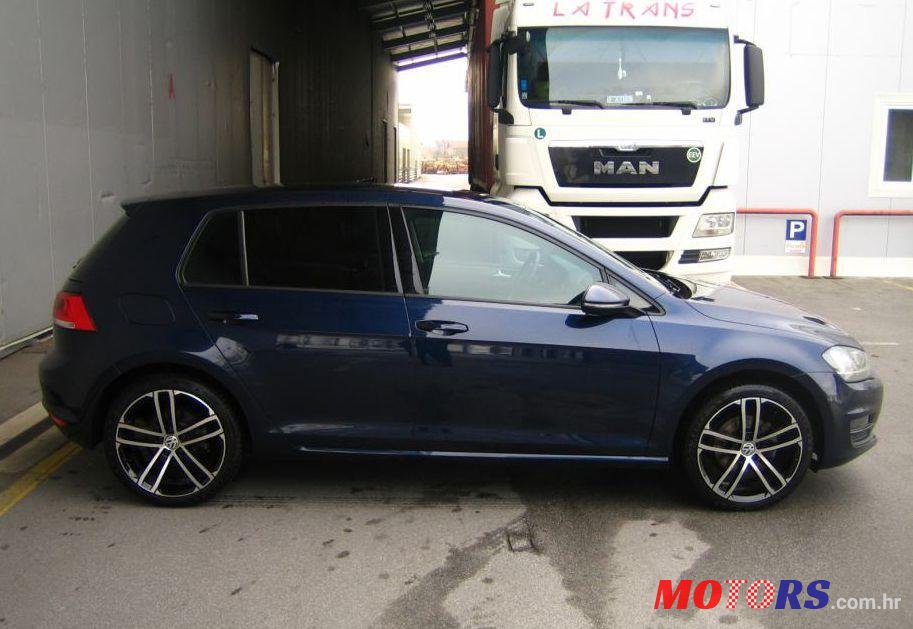 2013' Volkswagen Golf VII photo #1