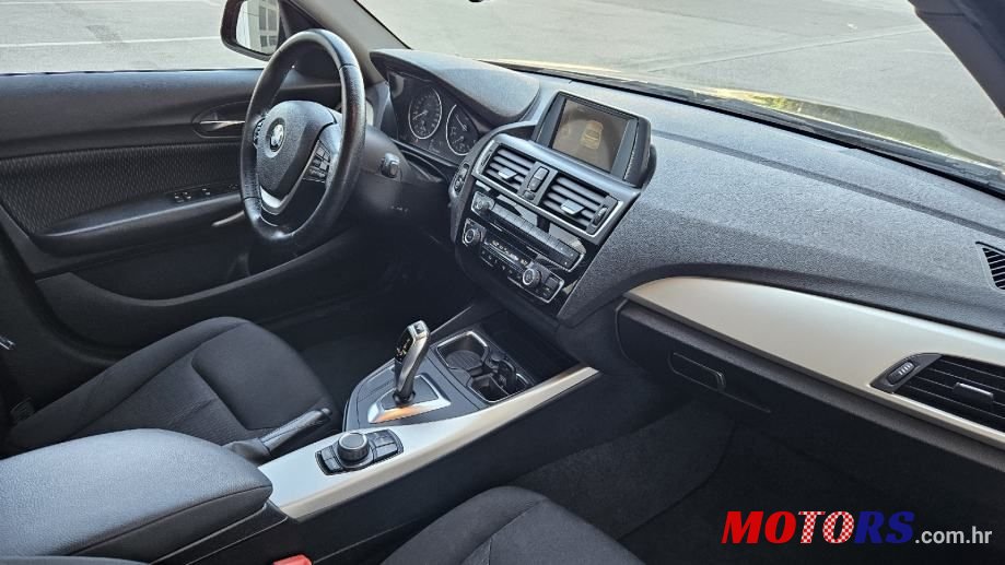 2015' BMW Serija 1 116D photo #6
