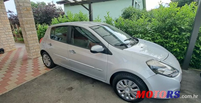 2009' Renault Clio 1,5 Dci photo #1