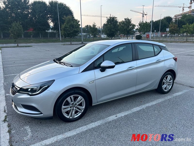 2017' Opel Astra 1.6 Cdti photo #3