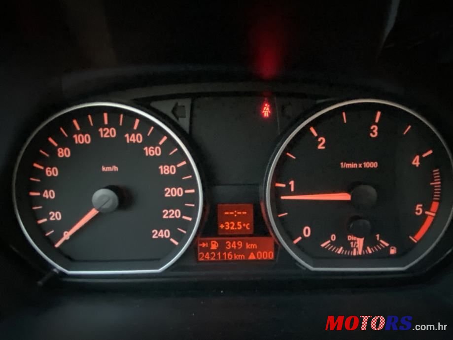 2008' BMW Serija 1 118D photo #2