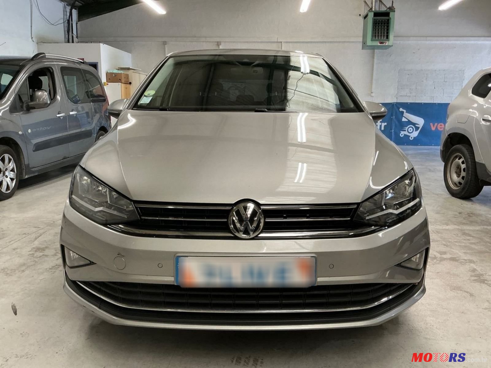 2019' Volkswagen Golf Sportsvan photo #2