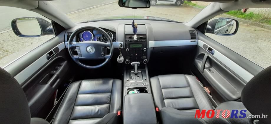 2007' Volkswagen Touareg photo #4