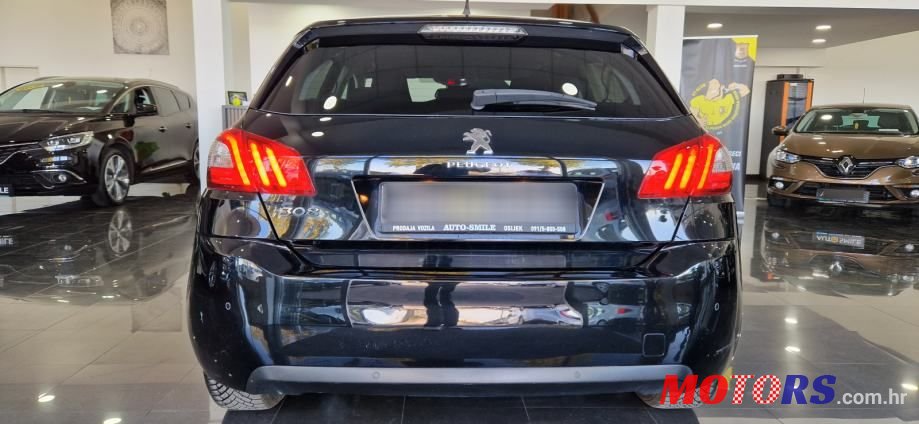 2015' Peugeot 308 1,2 photo #2