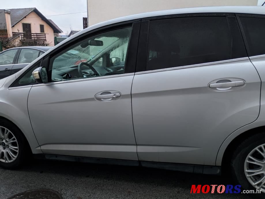 2011' Ford C-MAX photo #4