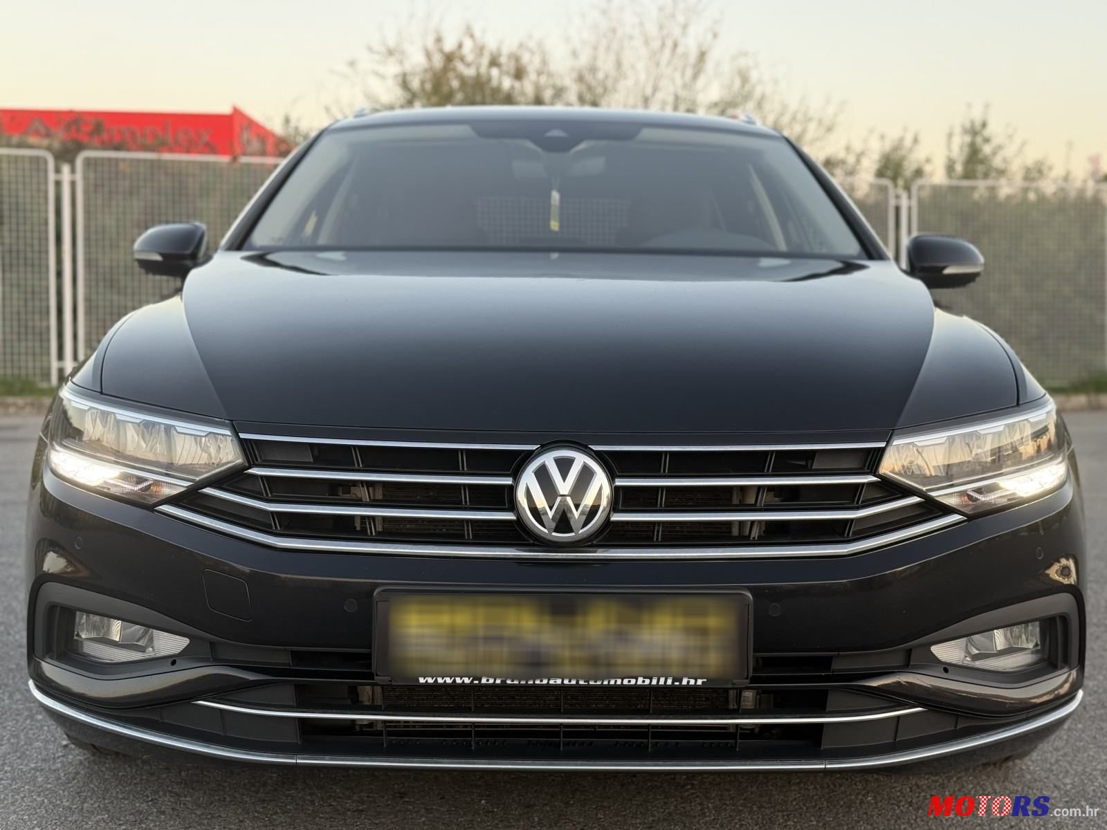2020' Volkswagen Passat Variant photo #3
