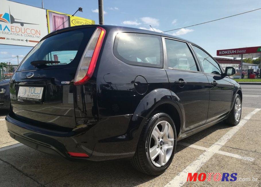 2010' Ford Focus Karavan 1,6 photo #1