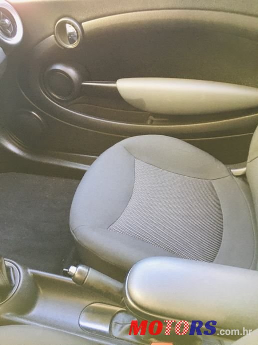 2011' MINI Cooper D photo #4