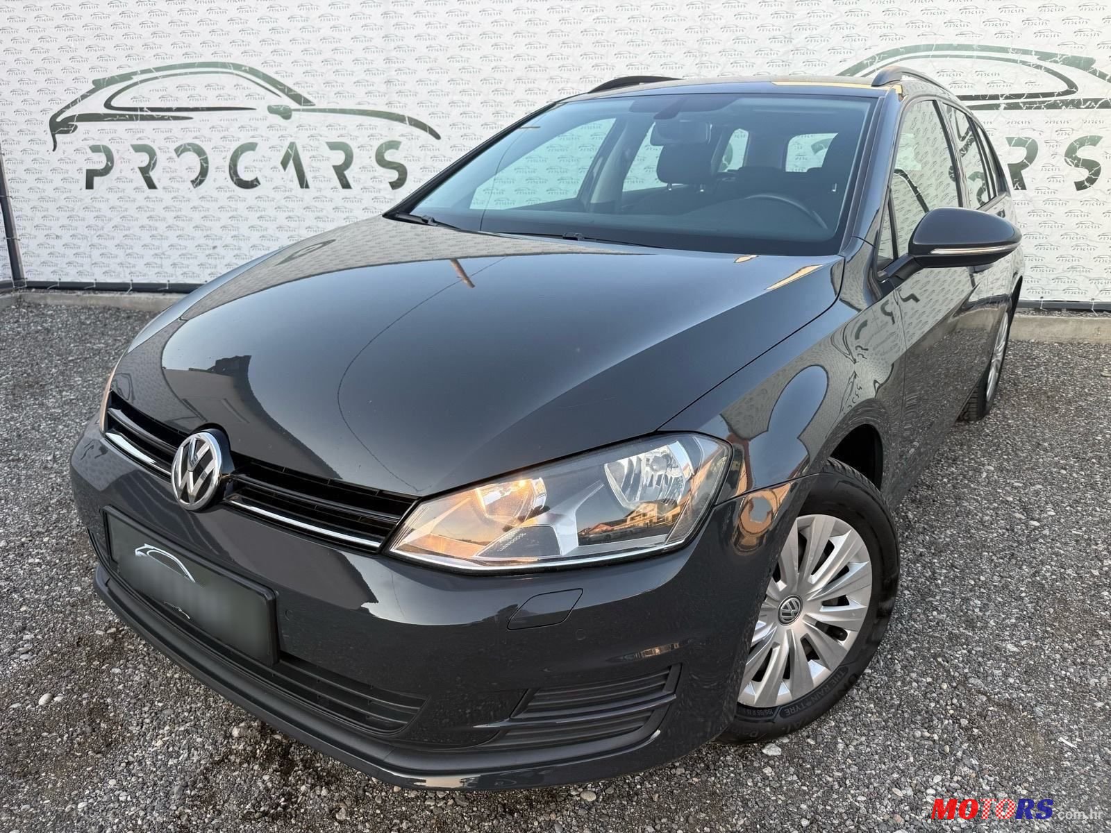 2016' Volkswagen Golf VII Variant photo #2