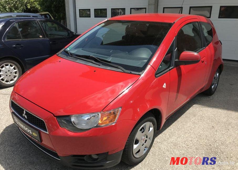 2009' Mitsubishi Colt 1,1 photo #1