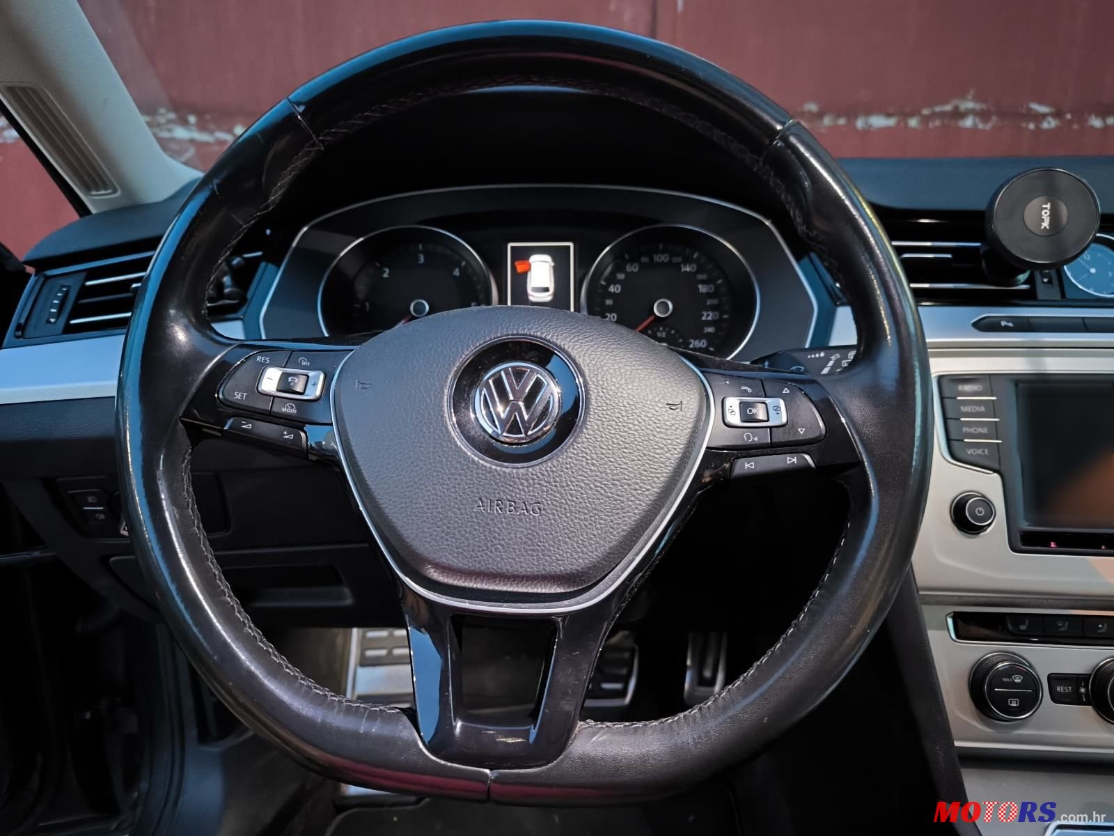 2017' Volkswagen Passat Variant photo #6