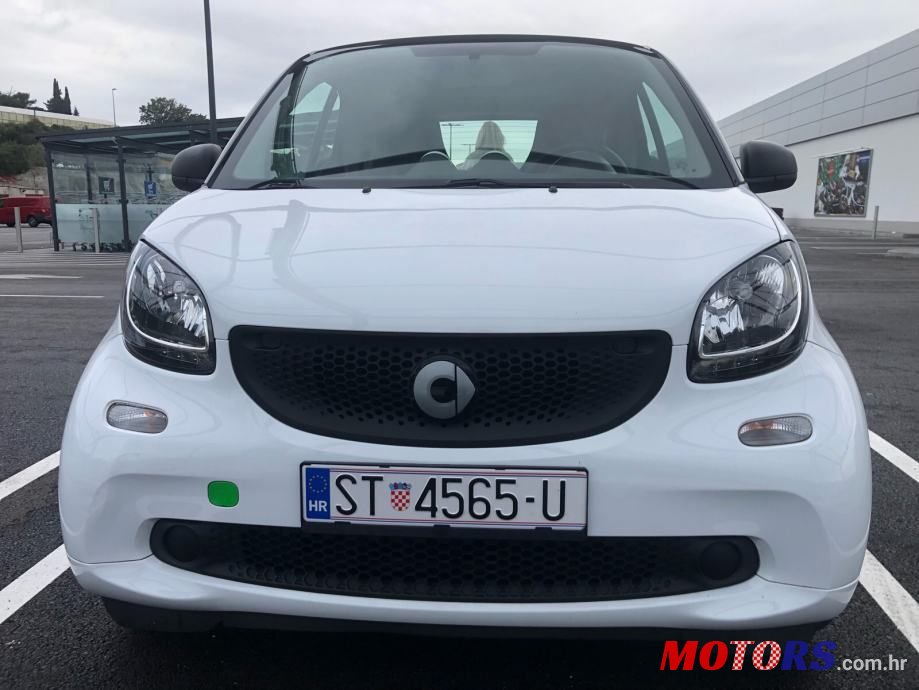 2017' Smart Fortwo photo #3