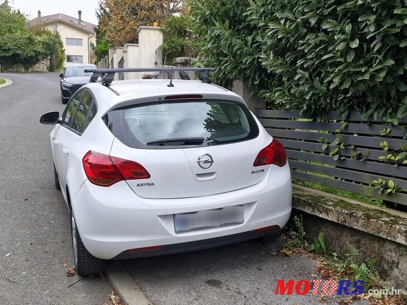 2012' Opel Astra 1,7 Cdti photo #6