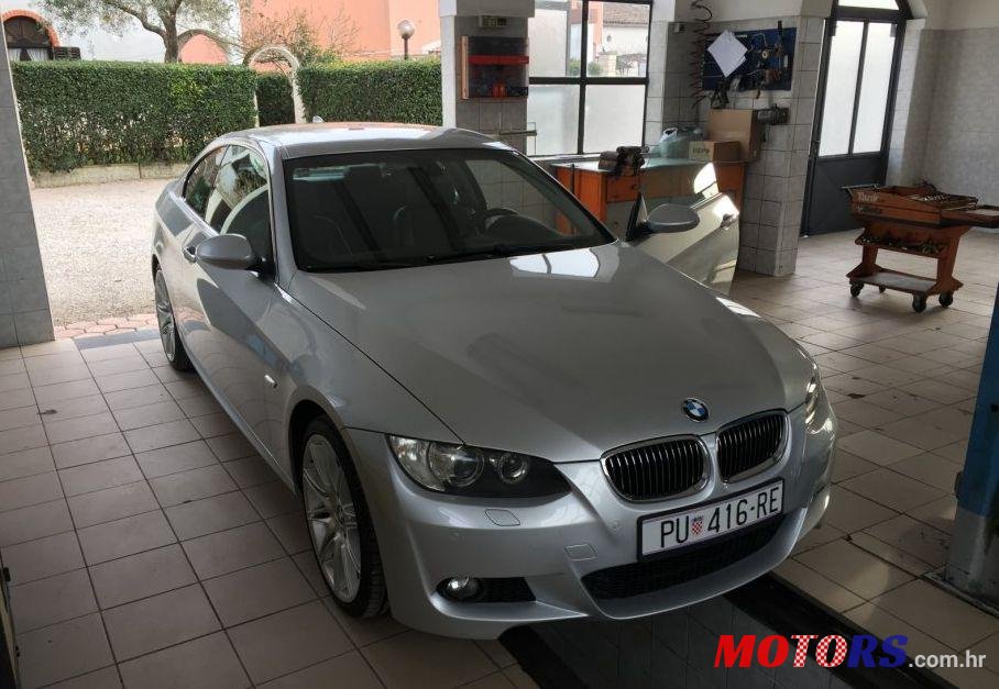 2007' BMW Serija 3 Coupe 330Ci photo #2