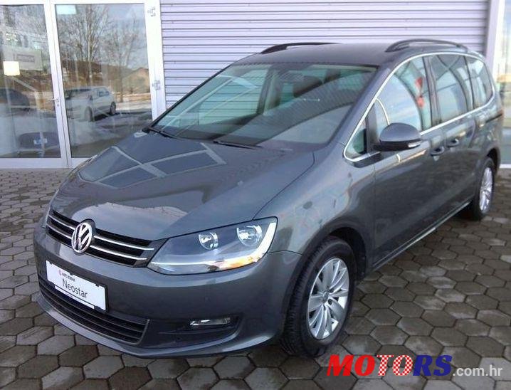 2014' Volkswagen Sharan 2,0 Tdi photo #2