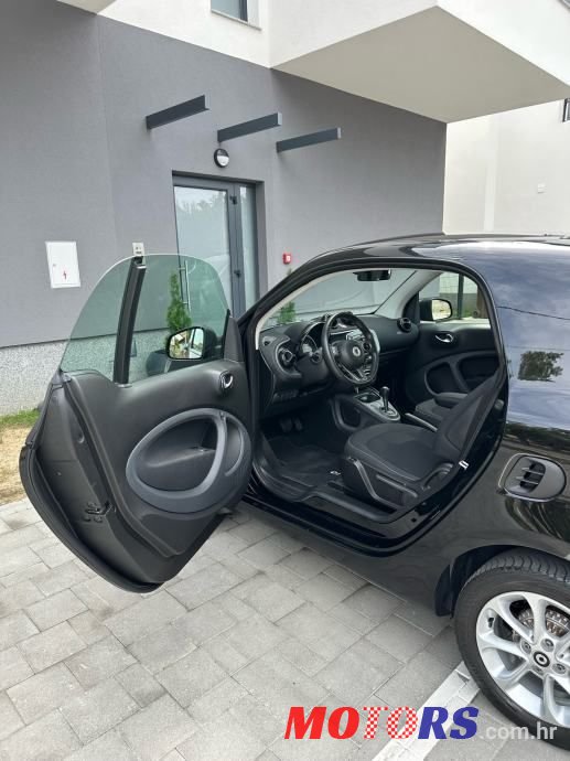 2019' Smart Fortwo photo #5
