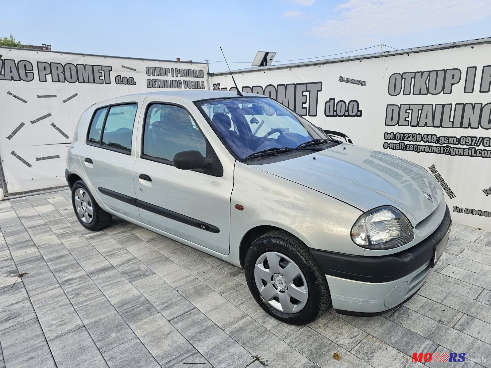 2001' Renault Clio 1,4 photo #1