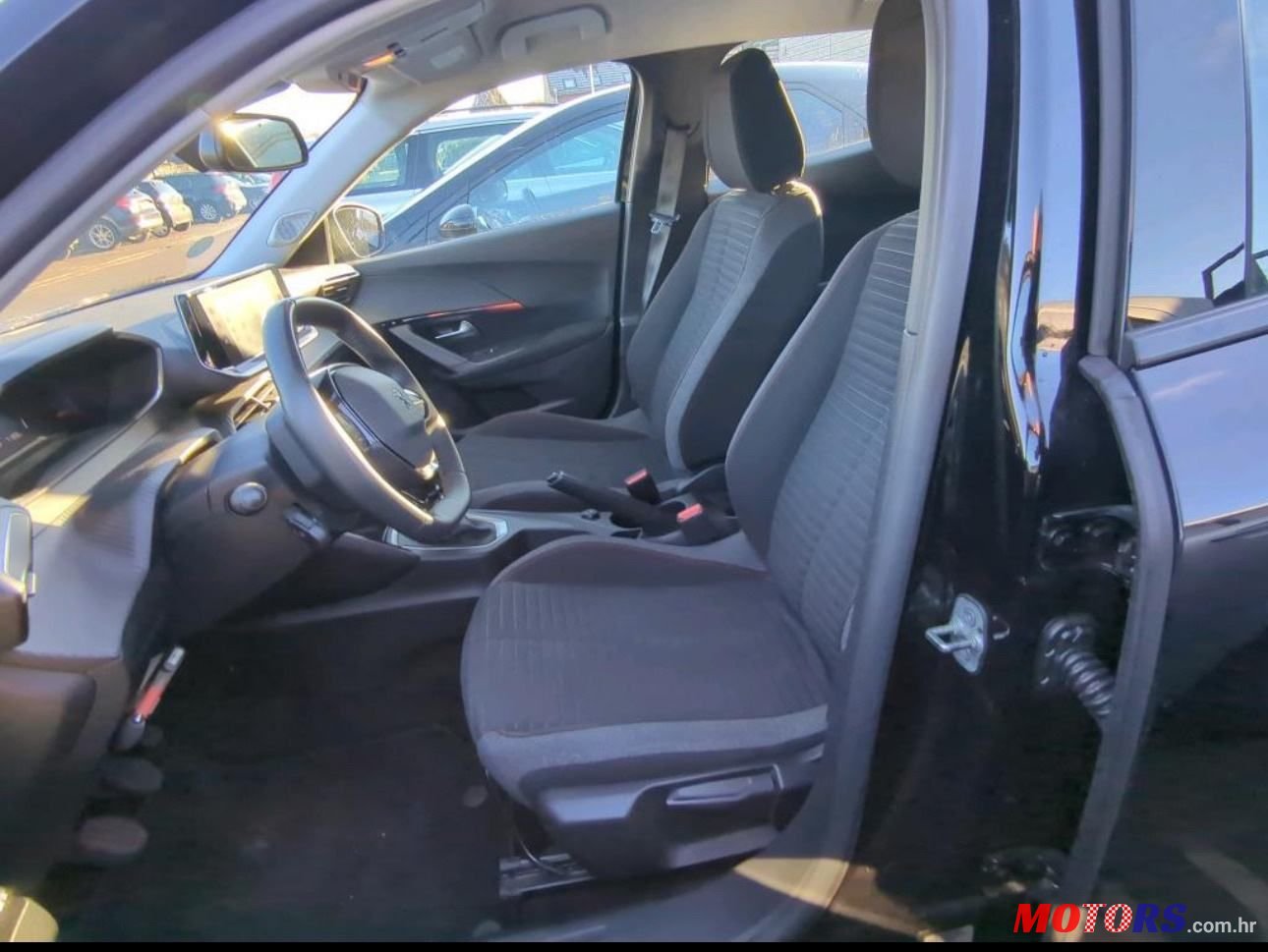 2021' Peugeot 2008 1,5 Bluehdi photo #6