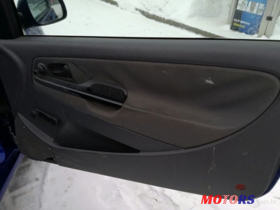 2001' SEAT Ibiza 1,9 Sdi photo #3