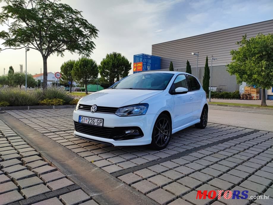 2017' Volkswagen Polo photo #1