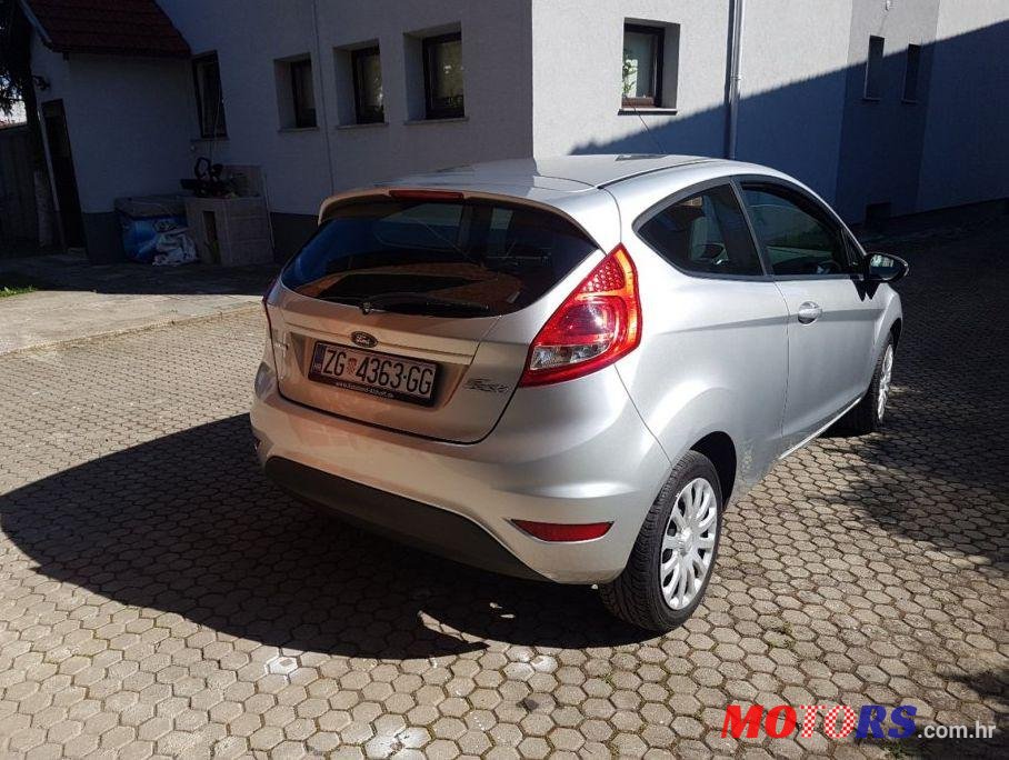 2010' Ford Fiesta 1,6 photo #2
