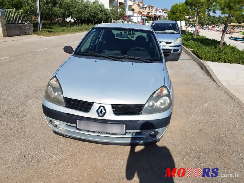 2004' Renault Clio photo #6