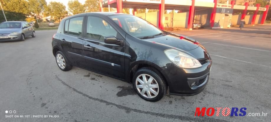 2009' Renault Clio 1,2 16V photo #2