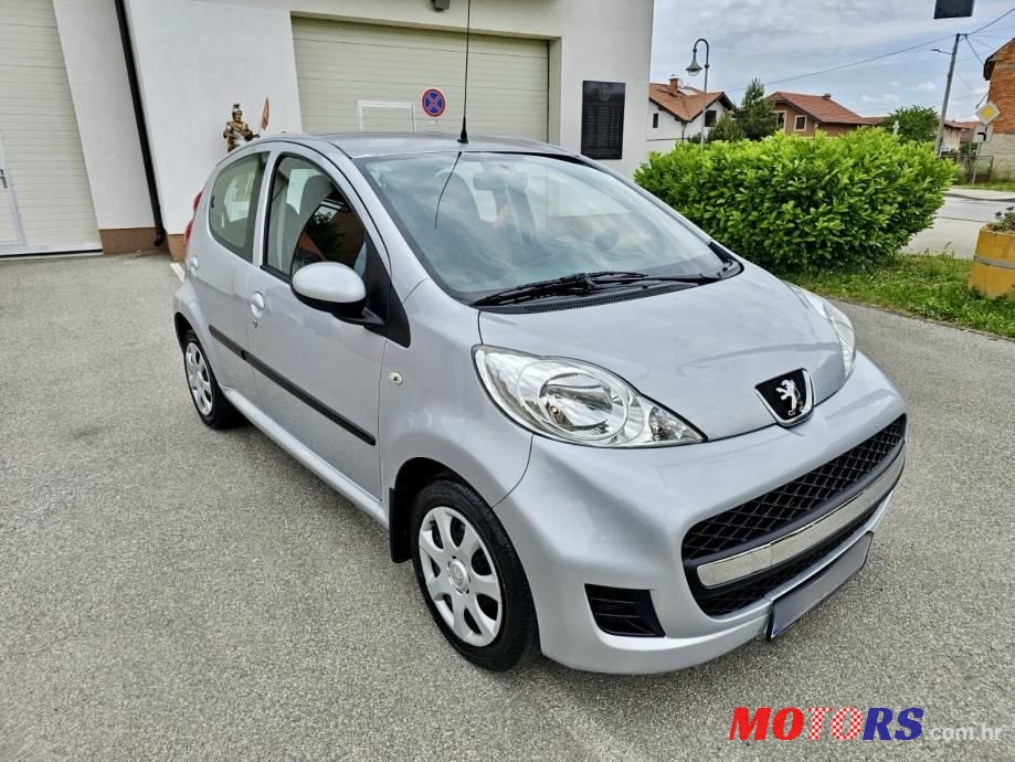 2009' Peugeot 107 1,0 photo #6