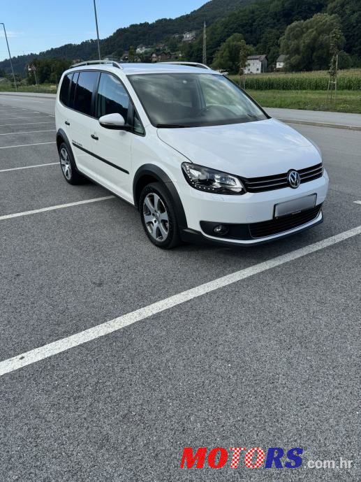 2011' Volkswagen Touran 2,0 Tdi photo #3